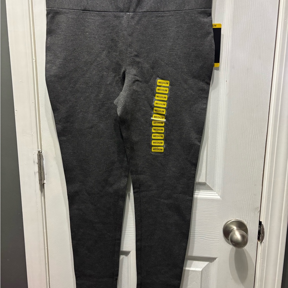 NWT Tahari Leggings